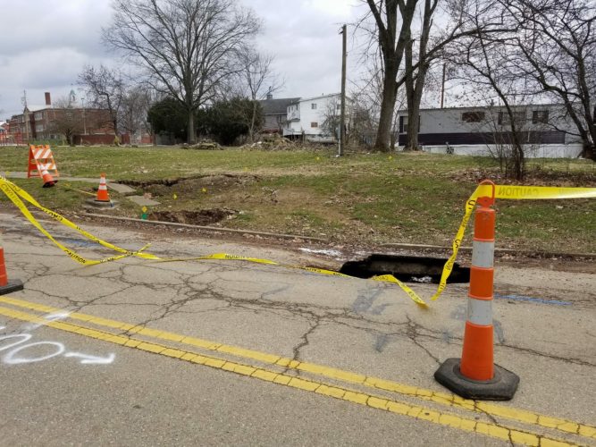 3-10Sinkhole2